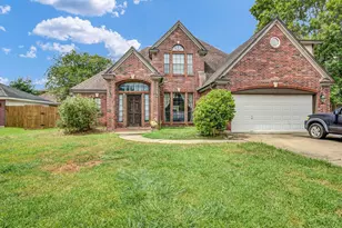 61 Parsley Ct, Lake Jackson, TX 77566 - Photo 1