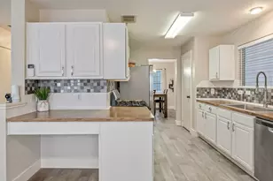 9915 Farrell Dr, Houston, TX 77070 - Photo 7