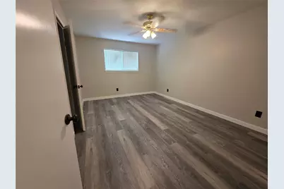 12738 Shannon Hills Drive, Houston, TX 77099 - Photo 17