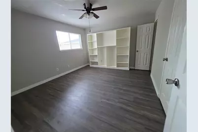 12738 Shannon Hills Drive, Houston, TX 77099 - Photo 9