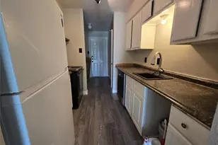 12738 Shannon Hills Dr, Houston, TX 77099 - Photo 11