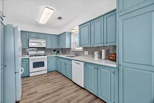 959 Bonita St, Bayou Vista, TX 77563 - Photo 13