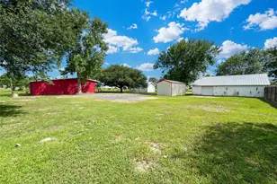 18027 W Clover Ln, Alvin, TX 77511 - Photo 13