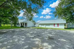 18027 W Clover Ln, Alvin, TX 77511 - Photo 3