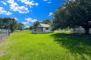 18027 W Clover Ln, Alvin, TX 77511 - Photo 7
