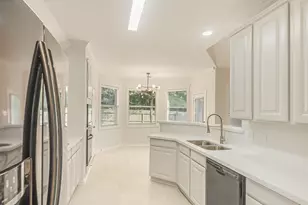 71 N Queenscliff Cir, The Woodlands, TX 77382 - Photo 5