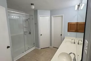 2519 Carriage Ln, Stafford, TX 77477 - Photo 17