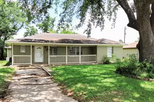 108 Chandler Dr, Baytown, TX 77521 - Photo 7