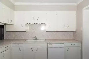 108 Chandler Dr, Baytown, TX 77521 - Photo 25