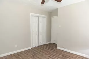 108 Chandler Dr, Baytown, TX 77521 - Photo 17