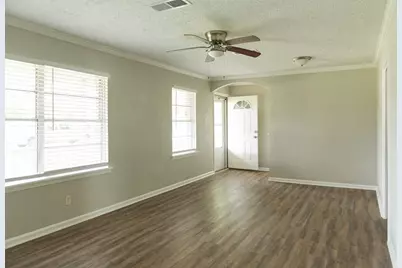 108 Chandler Drive, Baytown, TX 77521 - Photo 9