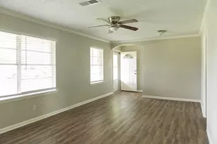 108 Chandler Dr, Baytown, TX 77521 - Photo 9