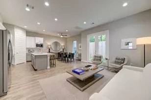 911 W 35th St, Houston, TX 77018 - Photo 9