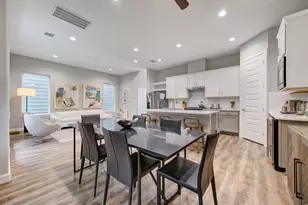 911 W 35th St, Houston, TX 77018 - Photo 5