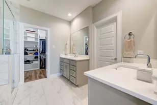 911 W 35th St, Houston, TX 77018 - Photo 31