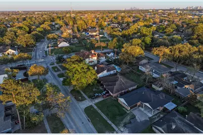 9765 Westview Drive, Houston, TX 77055 - Photo 7