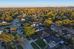 9765 Westview Dr, Houston, TX 77055 - Photo 7