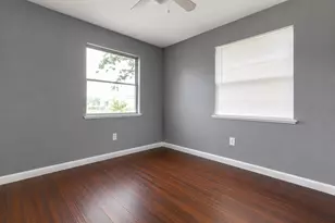 839 S Pine St, Rosharon, TX 77583 - Photo 7