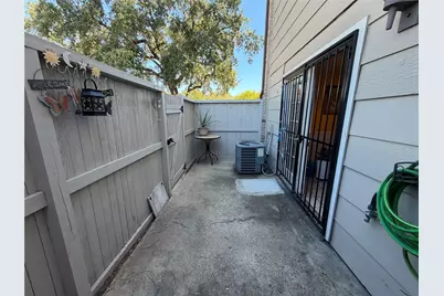 2110 Wilcrest Drive #101, Houston, TX 77042 - Photo 17