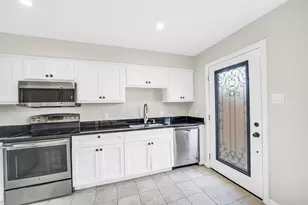 6531 Wanda Ln, Houston, TX 77074 - Photo 11