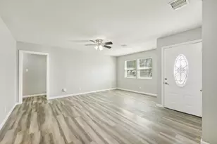 1109 San Felipe St, Angleton, TX 77515 - Photo 9