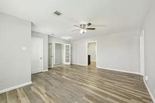 1109 San Felipe St, Angleton, TX 77515 - Photo 7