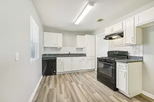 1109 San Felipe St, Angleton, TX 77515 - Photo 15