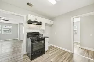 1109 San Felipe St, Angleton, TX 77515 - Photo 13