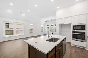 12311 Sweet Gum Dr, Mont Belvieu, TX 77523 - Photo 5