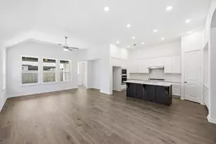 12311 Sweet Gum Dr, Mont Belvieu, TX 77523 - Photo 9