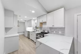 11907 Renwick Dr, Houston, TX 77035 - Photo 21