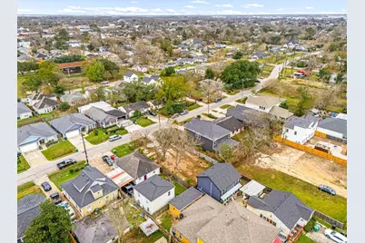 4541 Redbud Street, Houston, TX 77051 - Photo 17