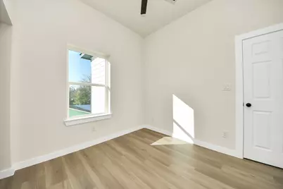 8025 Peachtree Street #D, Houston, TX 77016 - Photo 33