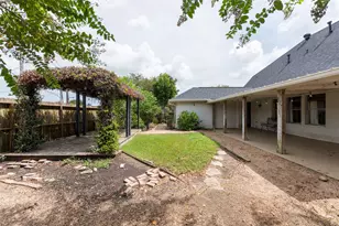 5501 Pecos St, Dickinson, TX 77539 - Photo 7
