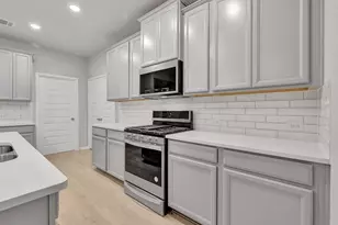 18757 Timber Gln Dr, Conroe, TX 77316 - Photo 5