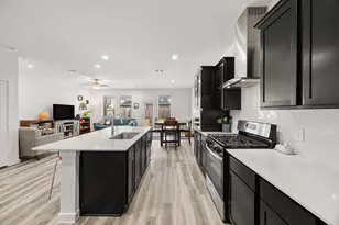 12313 Churchill downs Dr, Houston, TX 77047 - Photo 7