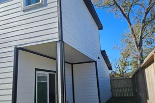 107 Booker St, Baytown, TX 77523 - Photo 9