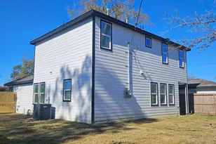 107 Booker St, Baytown, TX 77523 - Photo 7