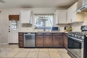 10811 Meadow Walk Ln, Houston, TX 77067 - Photo 11