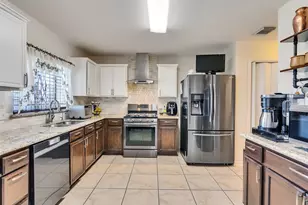10811 Meadow Walk Ln, Houston, TX 77067 - Photo 9