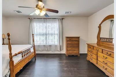 10811 Meadow Walk Lane, Houston, TX 77067 - Photo 17