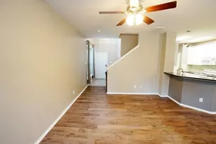 126 E Stedhill Loop, The Woodlands, TX 77384 - Photo 5