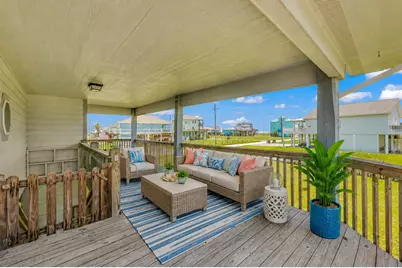 817 Westview, Galveston, TX 77650 - Photo 17