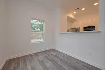 9005 Hilda Street, Houston, TX 77033 - Photo 5