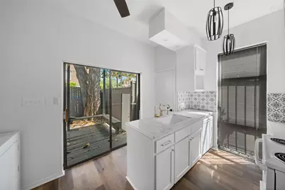 518 Hawthorne Street #1, Houston, TX 77006 - Photo 5
