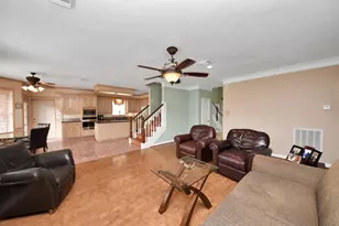 2015 Pecan Trail Dr, Richmond, TX 77406 - Photo 9