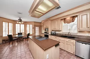 2015 Pecan Trail Dr, Richmond, TX 77406 - Photo 11