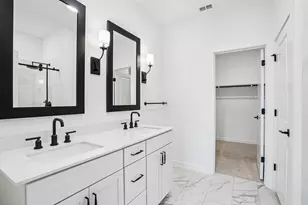 7926 Jade Crst Dr, Angleton, TX 77515 - Photo 11