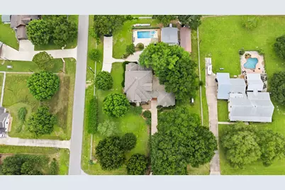 200 Creekside Court, Sealy, TX 77474 - Photo 7