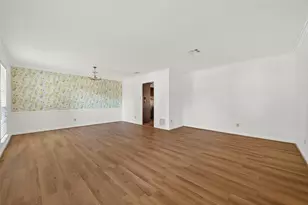 9218 Rowan Ln, Houston, TX 77036 - Photo 3